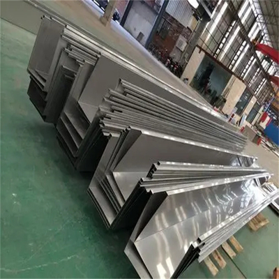 304 επιφάνεια 0.8mm πάχος 900mm υδρορροών κιβωτίων ανοξείδωτου 2B πλάτος υδρορροή νερού μήκους 6 μέτρων