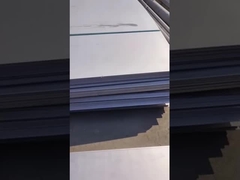 Πλάκα από ανοξείδωτο χάλυβα κάτω από ηλιακό φως